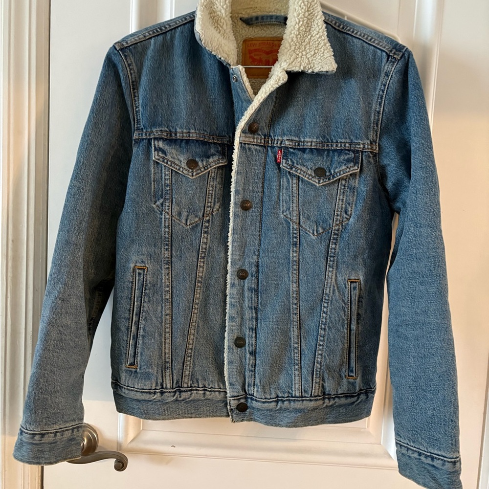 Levi's Classic Blue Denim Jacket with Sherpa Lining
